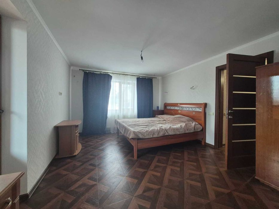 Продаж частини будинку на Старому Місті