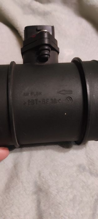 Датчик расхода воздуха Опель вектра .с.2.8 бензин