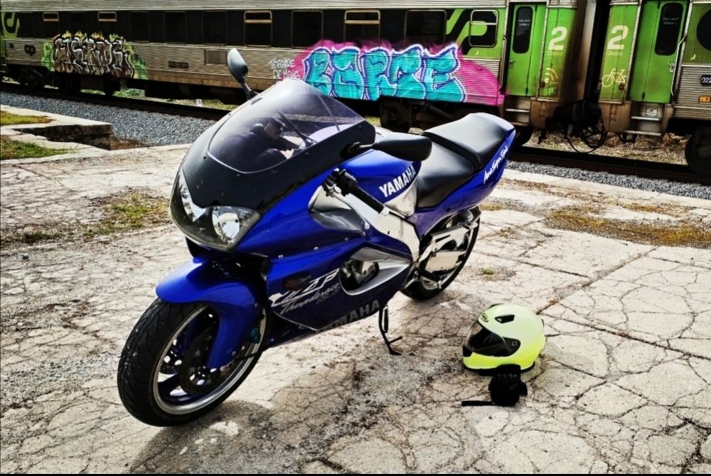 Yamaha YZF Thunderace 1000R
