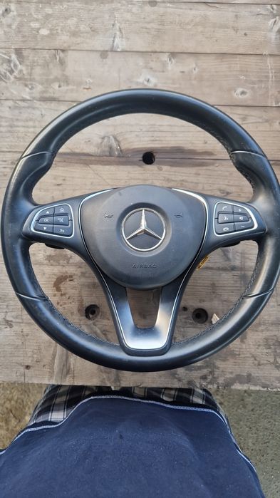 Volante Mercedes-Benz com airbag