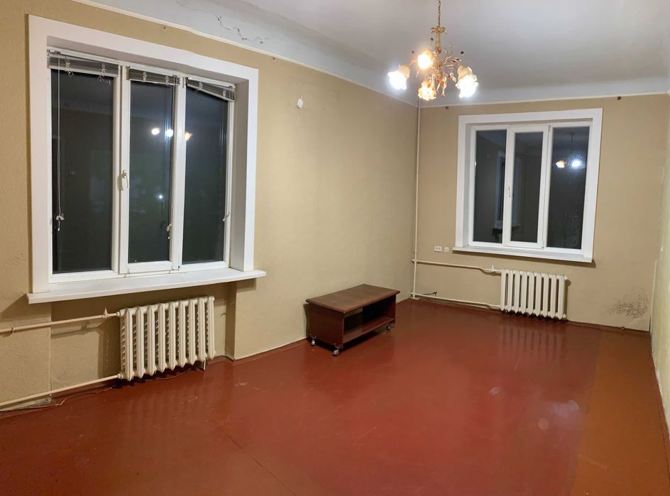 Світла 3-кімн сталінка 73 м², 3 поверх, центр 9 кв. ЮГОК, без ріелтора