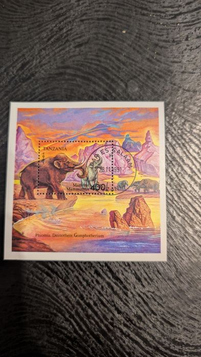 Марка гашена серії Доісторичних тварин Танзанія 1991