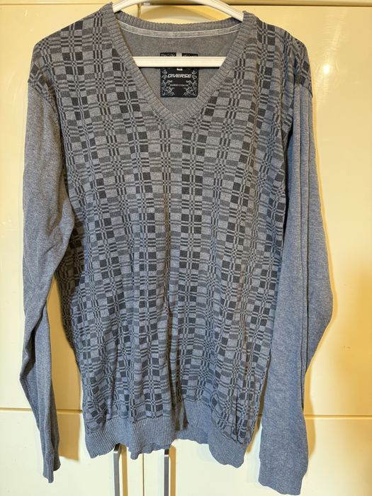 Męski sweter marki Diverse, wykonany z bawełny, rozmiar XL, używany