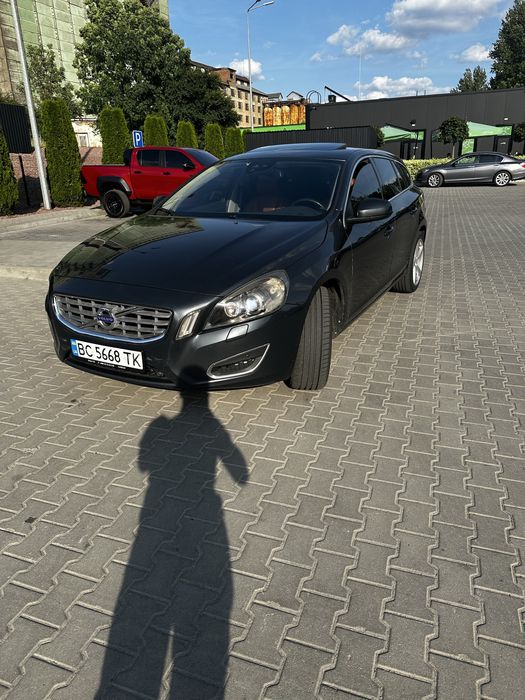 Продам власне авто volvo v60
