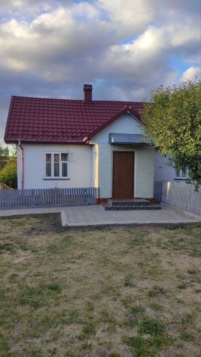 Продаж будинку з сонячними батареями на 30 квт світла