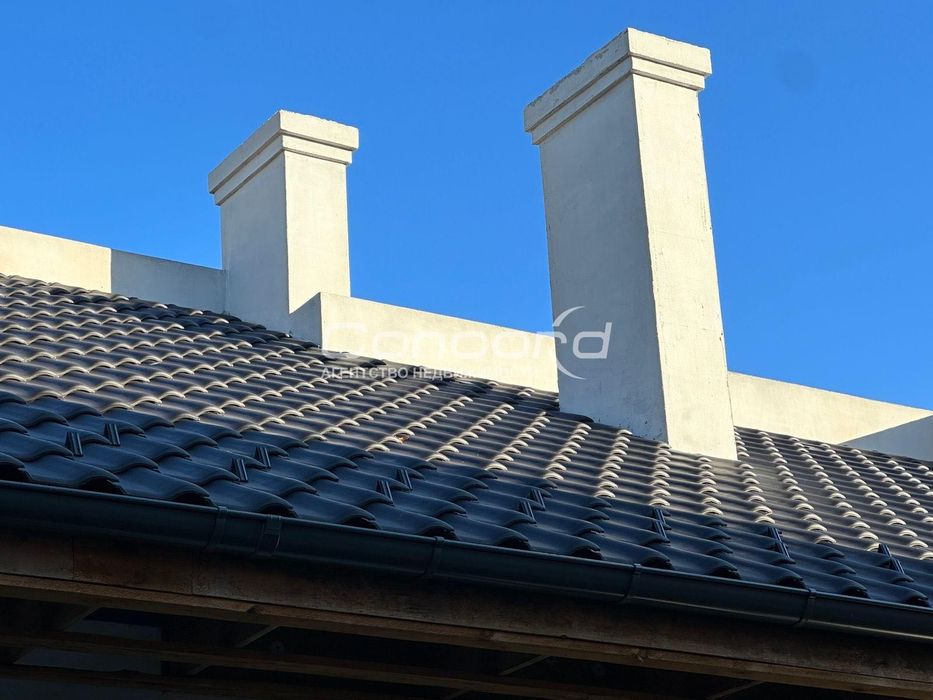 Оболонь. КМ "Чорнобилець-Оболонь", 6-та Лінія, 13. Продам будинок