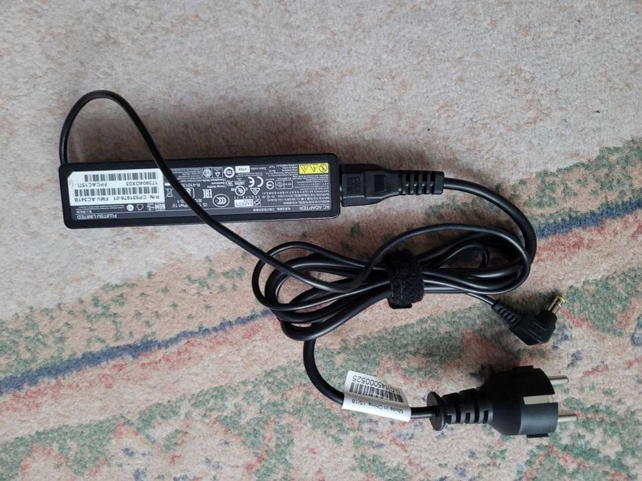 Laptop Fujitsu LifeBook U7410 14" Intel Core i5