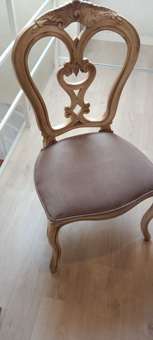 Mesa em madeira maciça c/Cadeiras