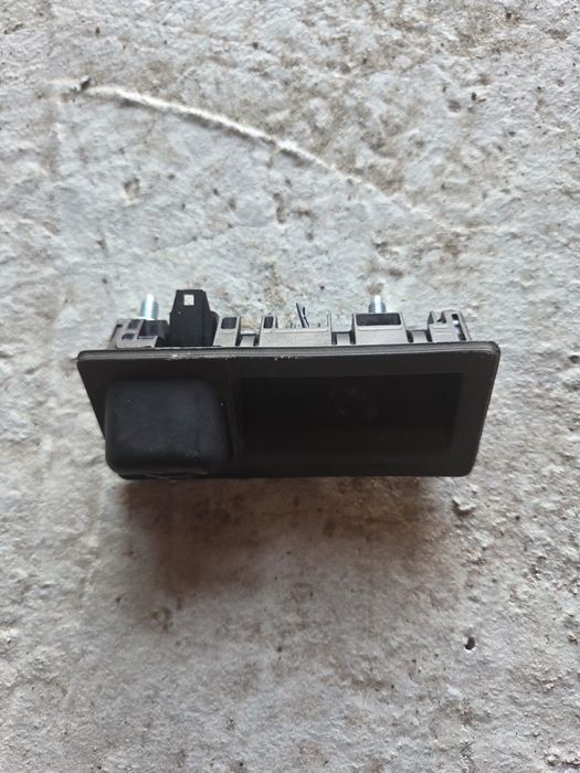 Камера заднього виду + кнопка багажника Audi q7 4m