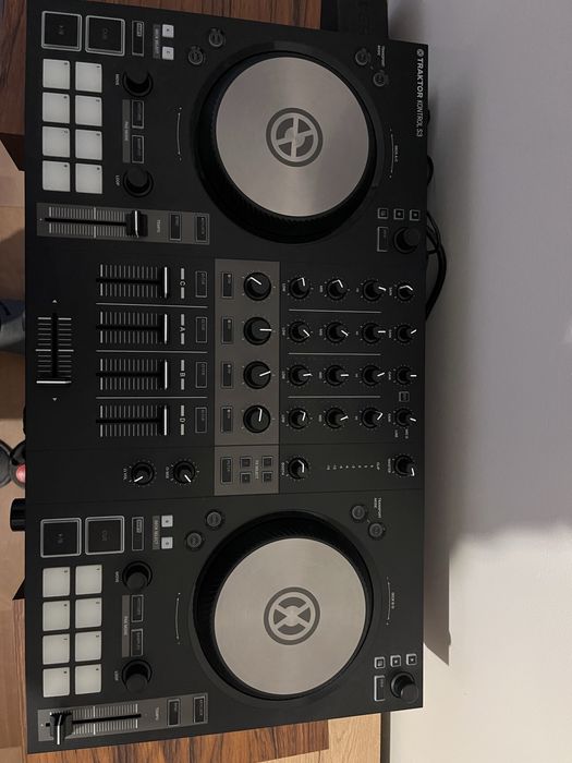 Dj Kontroler traktor s3