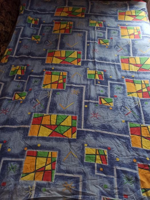 Одеяла разные и покрывала плед