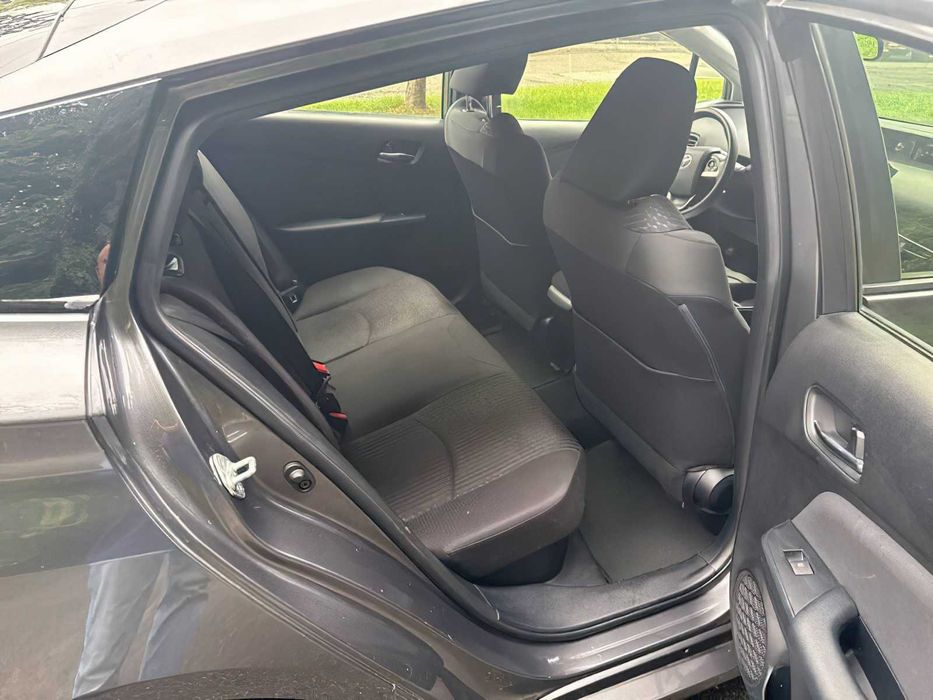 Toyota Prius      2016