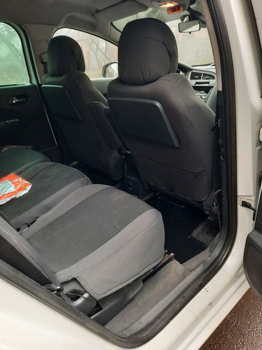 Продам  Peugeot 5008