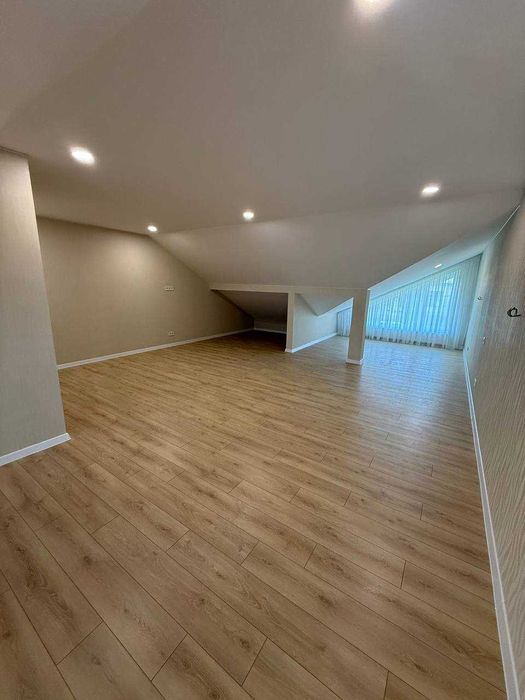 Таунхаус з новим ремонтом в м-ні Дендропарк, Apple Park ID40162