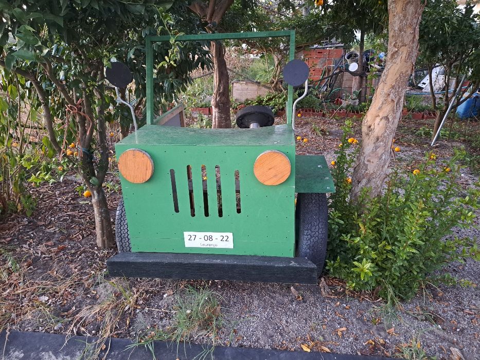 Carro/jipe de cenário para fotografias infantis
