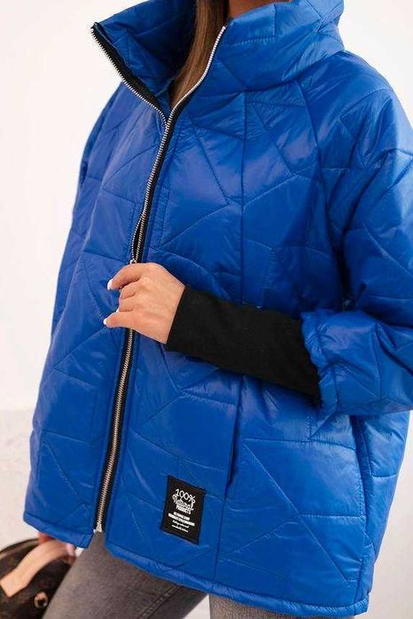 Kurtka damska pikowana z krótkim krojem i stójką