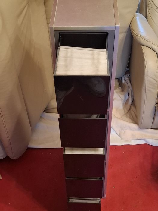 Sprzedam stojak na plyty