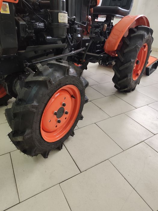 KUBOTA B6000 /// Capinadeira Nova /// Transporte