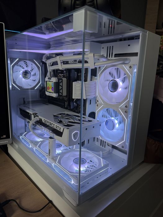 Komputer gamingowy ryzen 7 9800x3d/rtx5080oc caly zestaw