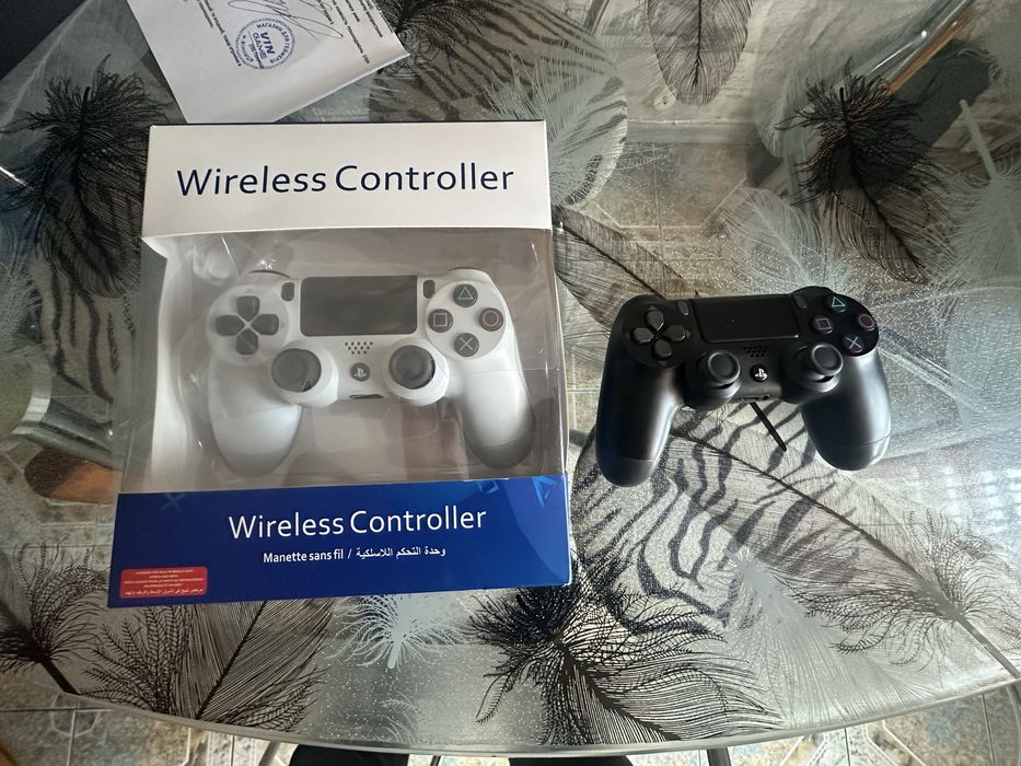 Продам Sony  PlayStation 4 slim. Дуже багато ігор в комплекті