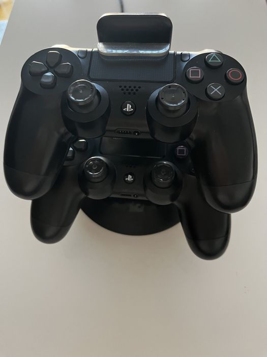 PlayStation 4 em perfeito estado de 1tb