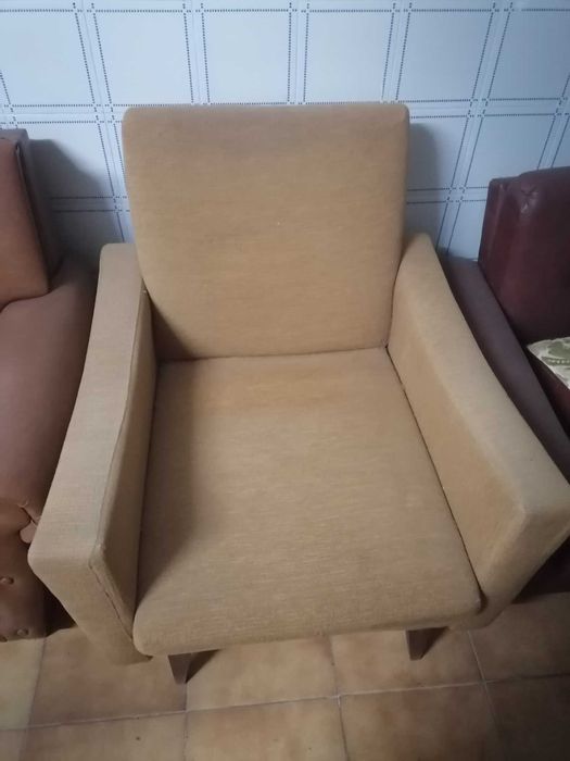 Dois sofás/cadeirões antigos