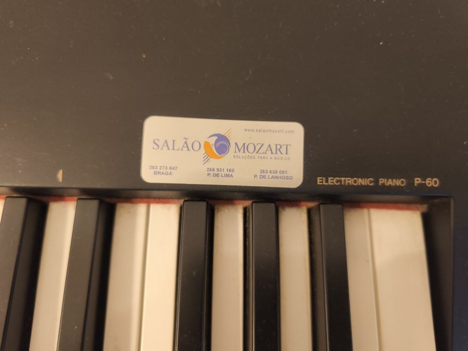 Piano Yamaha P-60