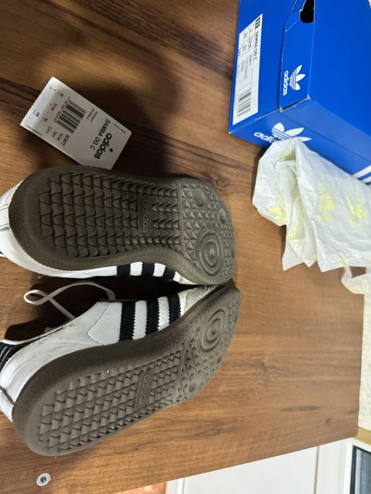 Продам дитячі кросівки adidas samba, стан нових