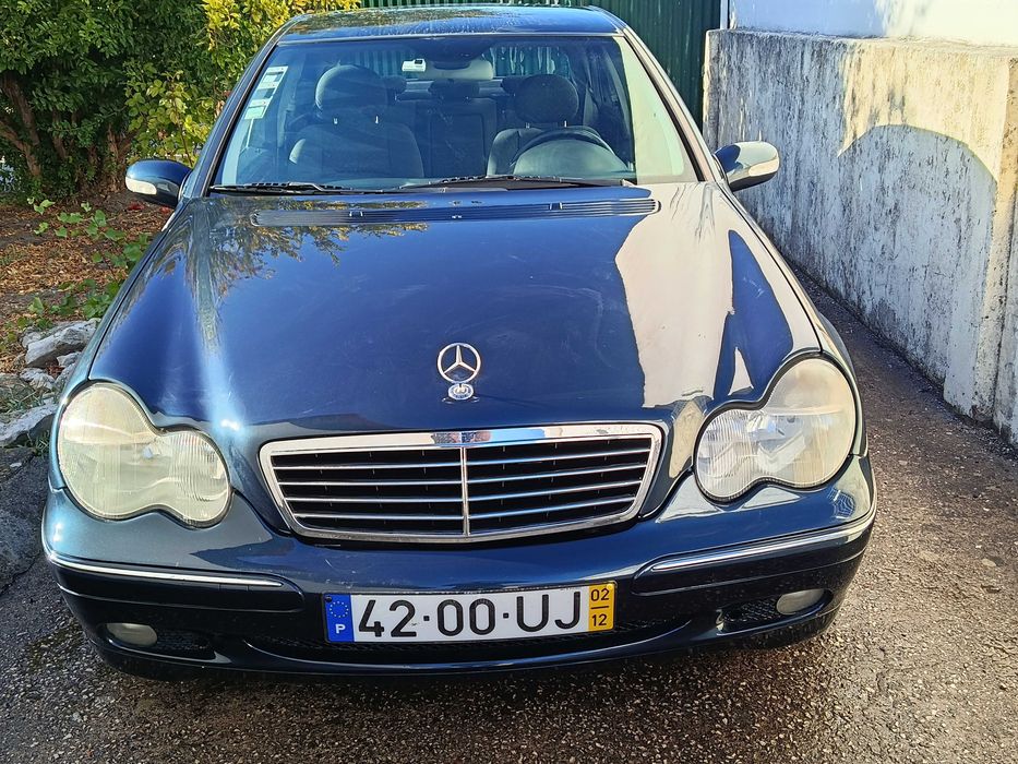 Mercedes-Benz 220