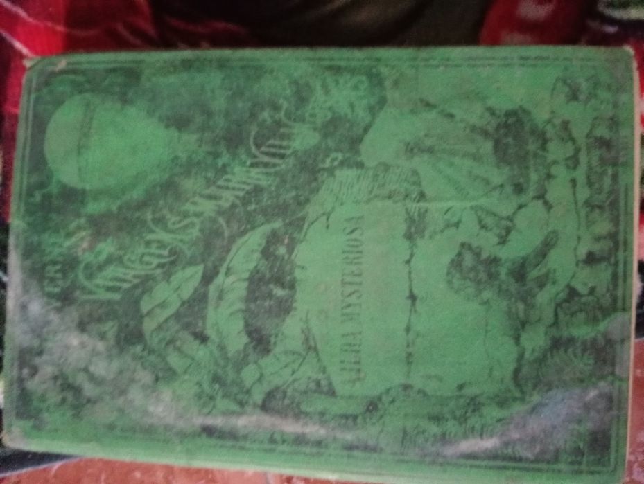 Livros muito antigos de Júlio Verne