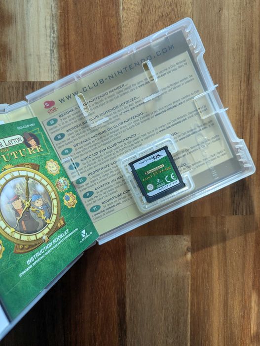 Professor Layton and the Lost Future - DS