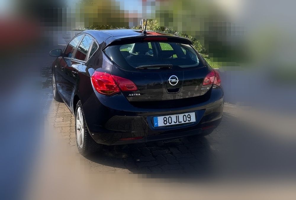 Opel Astra 1.3 - Ano: 2010