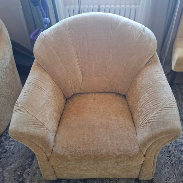 Wygodne fotele welurowe