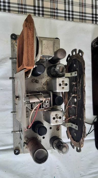 Rádio vintage Echophone (Hallicrafters) funcional – anos 40/50