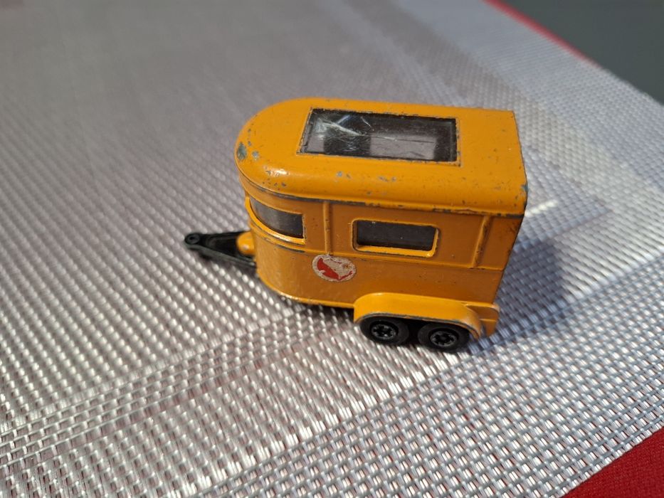 Matchbox pony trailer model samochodu