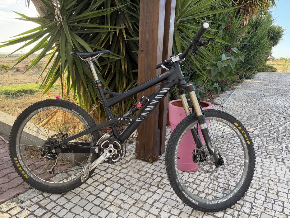 Bicileta Enduro Canyon Torque ES