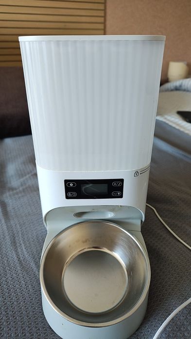 Alimentador de Cachorro e Gato Automático 4L – Programável, Com Voz