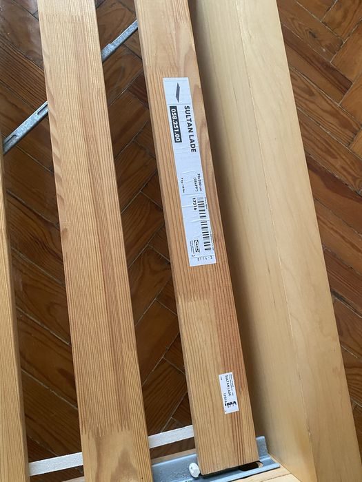 Estrutura de cama com estrado IKEA Malm