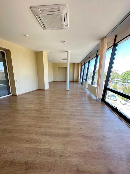 Аренда офисного помещения 320м2 фасад Киевский район Вузовский