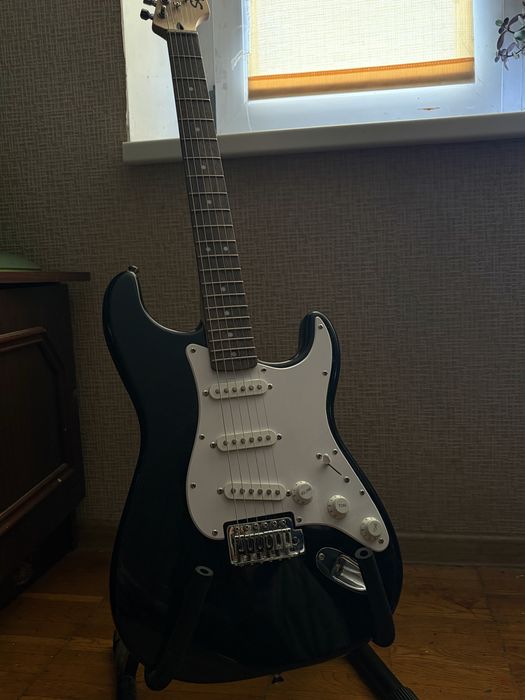 електрогітара і комбік fender