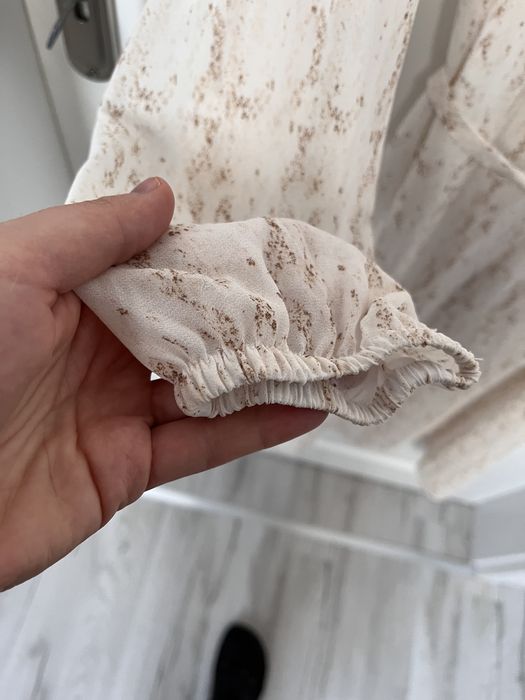 Kremowa sukienka rozmiar M