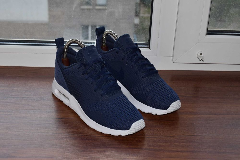 Nike Air Max Tavas (Кроссовки Найк Аирмакс 90 95 97 270 tn plus )