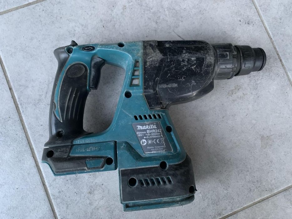 Перфоратор Makita 242 під ремон