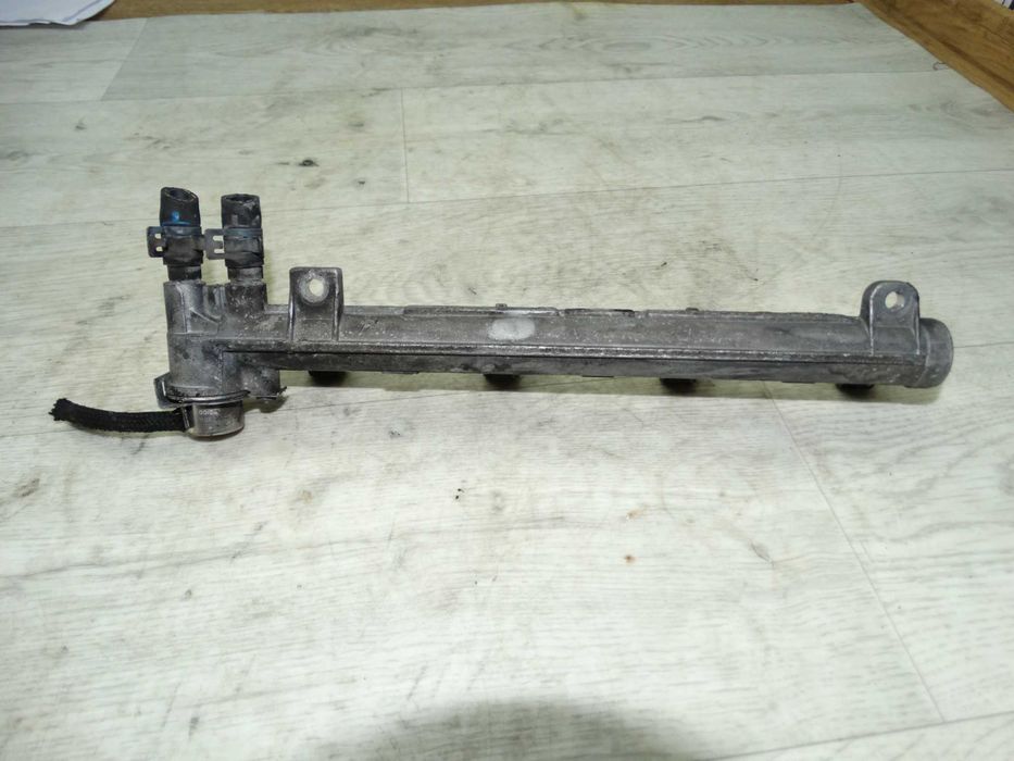 Б/в Паливна рейка з форсунками VW Golf IV / Polo 1.4 16V –  036133319