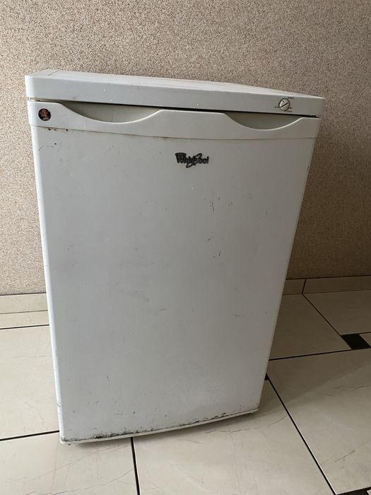 Морозильна камера морозилка Whirlpool