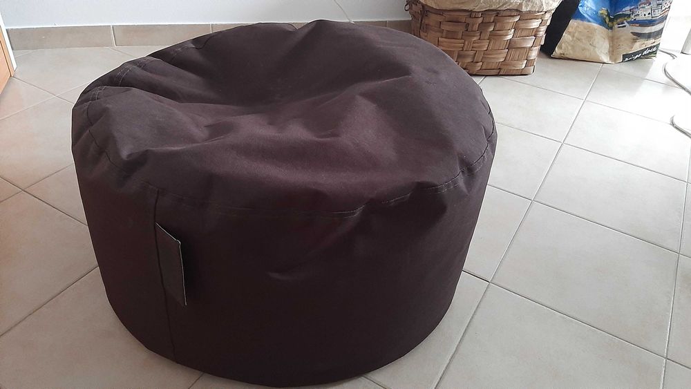 Puff em tecido castanho