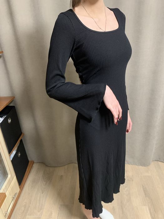 Трикотажне плаття в рубчик