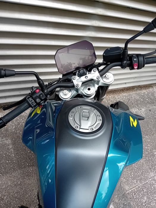 Bmw f 900 r 2025