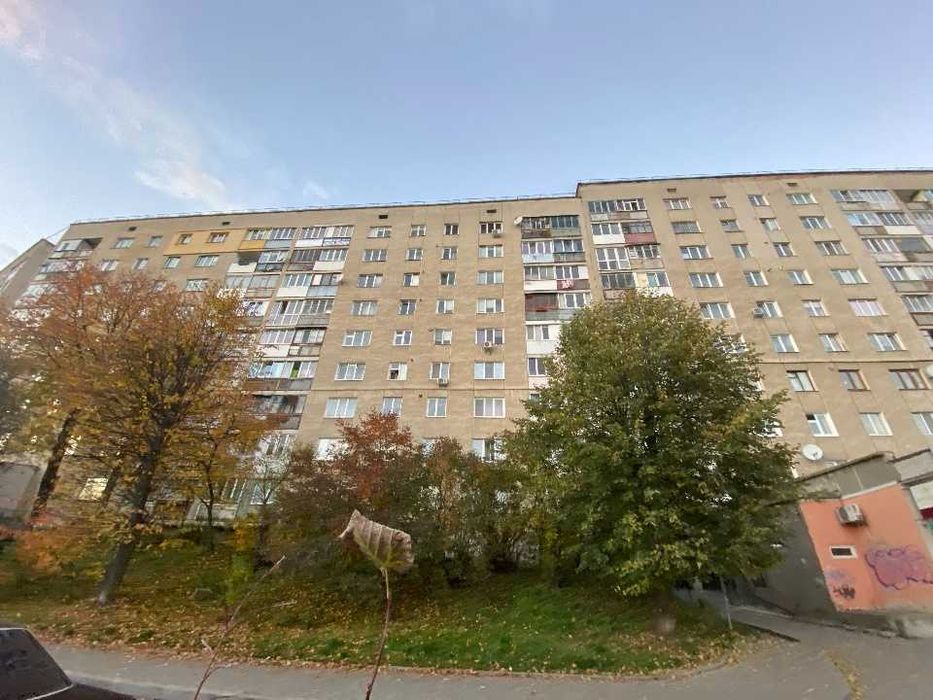 Продаж 1/4 частки трикімнатної квартири
