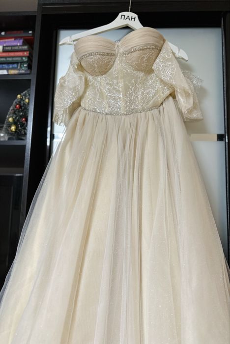 Продам випускну сукню